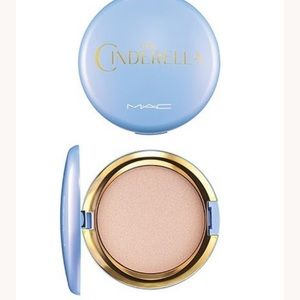 MAC Cinderella Beauty Powder in Mystery Princess